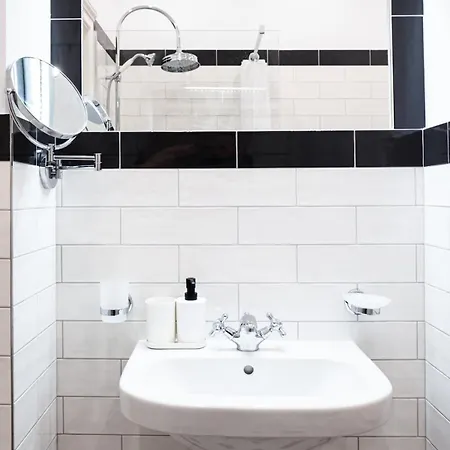 Jewel - Stylish Flat In The Center! With Sauna Karlsbad